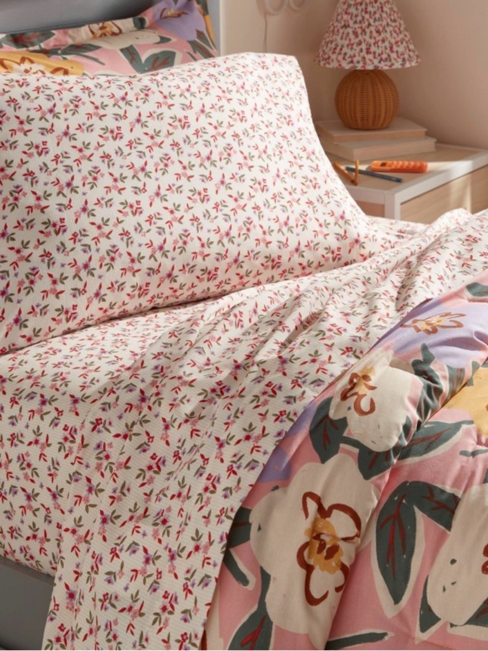 Pillowfort Pink Floral Cotton Sheet Set with Green Accents